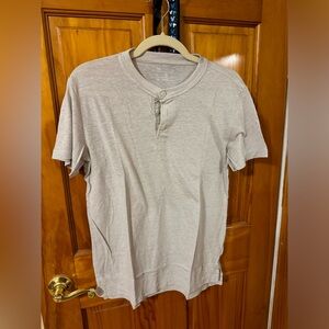 Gap Men’s Grey  T-shirt Size Small